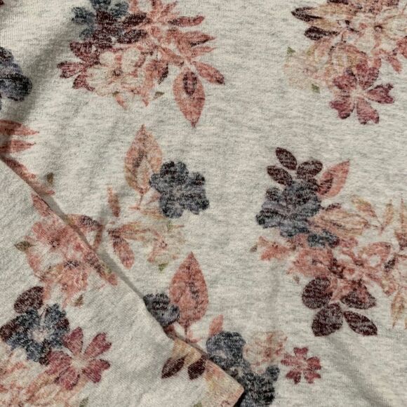 Curio Shirt/Sweater  - Picture 2 of 5